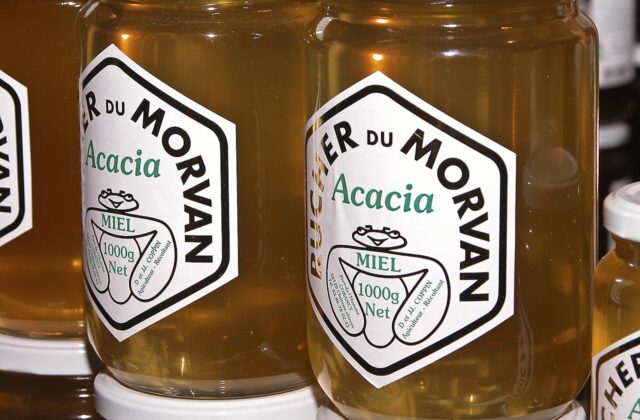 Miód akacjowy
